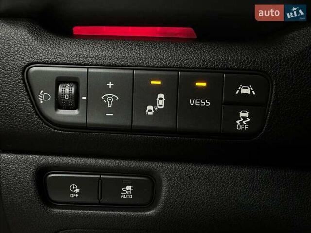 Красный Киа Niro, объемом двигателя 0 л и пробегом 47 тыс. км за 24900 $, фото 7 на Automoto.ua