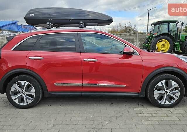 Киа Niro 2020 в Радомышле на Automoto.ua Красный Киа Niro, объемом двигателя 0 л и пробегом 116 тыс. км за 20600 $, фото 9 на Automoto.ua