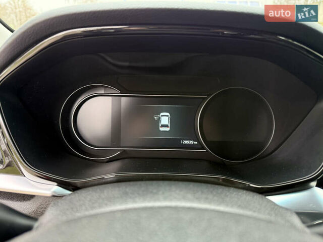 Червоний Кіа Niro, об'ємом двигуна 0 л та пробігом 128 тис. км за 19900 $, фото 26 на Automoto.ua