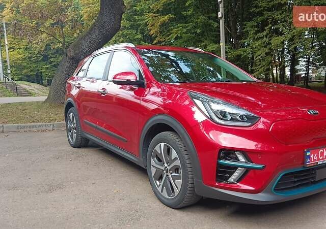 Киа Niro 2020 в Львове на Automoto.ua Красный Киа Niro, объемом двигателя 0 л и пробегом 105 тыс. км за 19999 $, фото 36 на Automoto.ua
