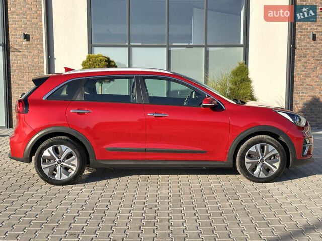Красный Киа Niro, объемом двигателя 0 л и пробегом 161 тыс. км за 17950 $, фото 8 на Automoto.ua