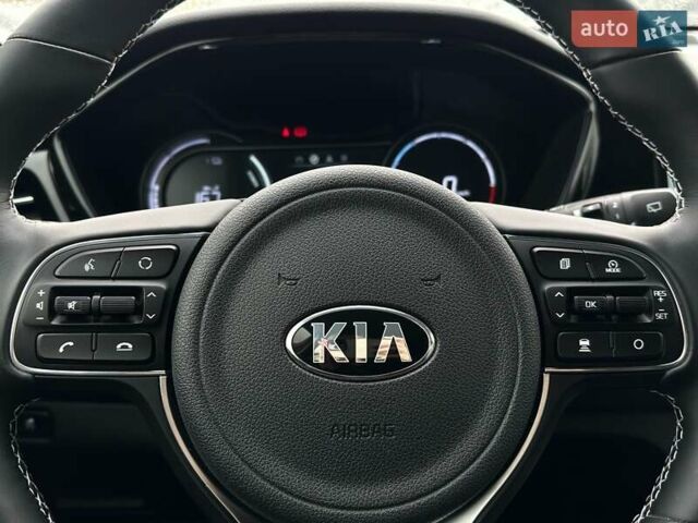 Красный Киа Niro, объемом двигателя 0 л и пробегом 47 тыс. км за 23900 $, фото 50 на Automoto.ua