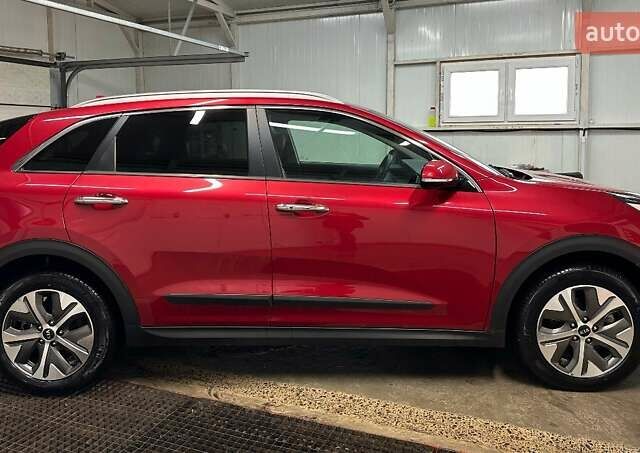 Красный Киа Niro, объемом двигателя 0 л и пробегом 47 тыс. км за 23900 $, фото 29 на Automoto.ua