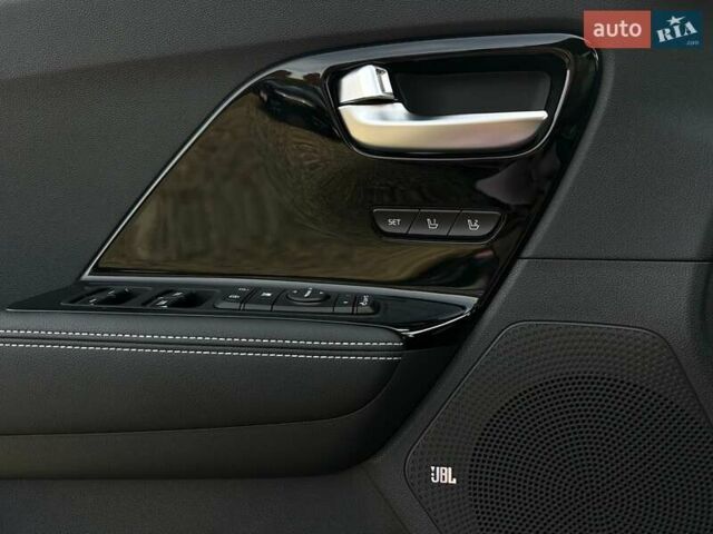 Червоний Кіа Niro, об'ємом двигуна 0 л та пробігом 61 тис. км за 23500 $, фото 4 на Automoto.ua