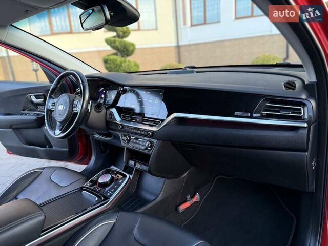 Красный Киа Niro, объемом двигателя 0 л и пробегом 67 тыс. км за 19850 $, фото 81 на Automoto.ua