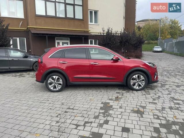 Красный Киа Niro, объемом двигателя 0 л и пробегом 124 тыс. км за 18200 $, фото 26 на Automoto.ua