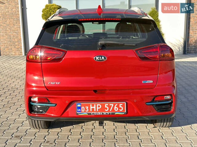 Красный Киа Niro, объемом двигателя 0 л и пробегом 163 тыс. км за 17850 $, фото 4 на Automoto.ua