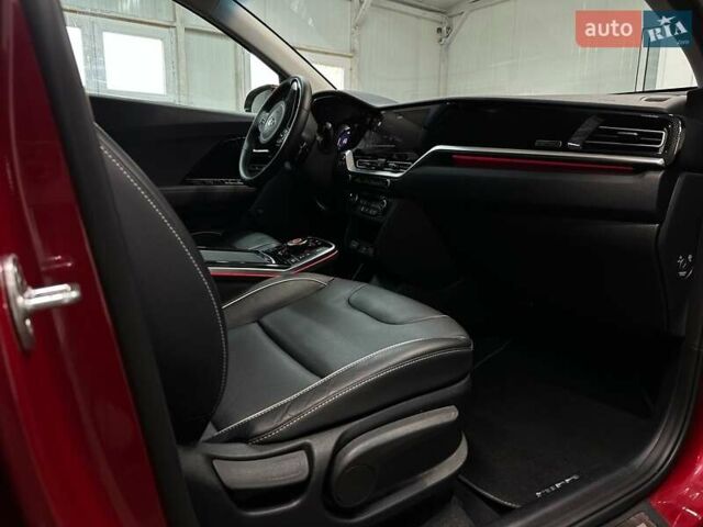 Красный Киа Niro, объемом двигателя 0 л и пробегом 47 тыс. км за 24900 $, фото 96 на Automoto.ua