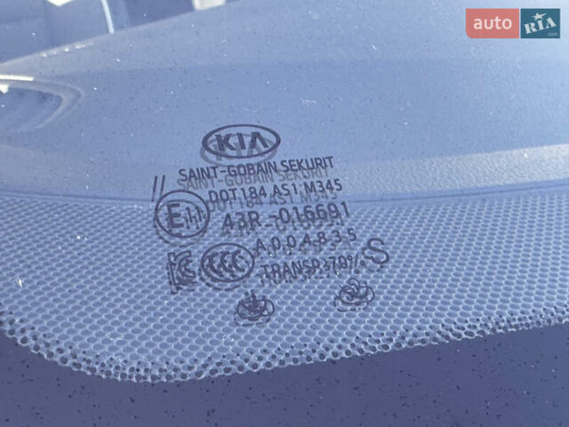 Красный Киа Niro, объемом двигателя 0 л и пробегом 161 тыс. км за 17950 $, фото 32 на Automoto.ua
