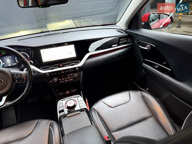 Червоний Кіа Niro, об'ємом двигуна 0 л та пробігом 151 тис. км за 18500 $, фото 46 на Automoto.ua