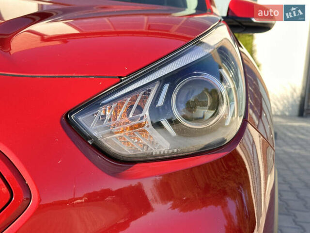 Красный Киа Niro, объемом двигателя 0 л и пробегом 163 тыс. км за 17850 $, фото 9 на Automoto.ua