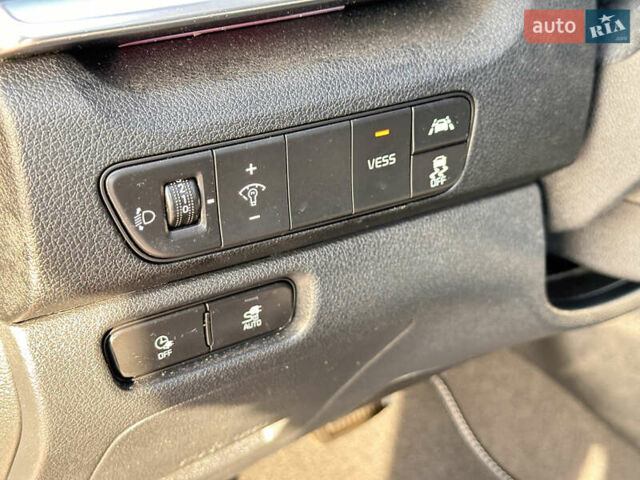 Красный Киа Niro, объемом двигателя 0 л и пробегом 161 тыс. км за 17950 $, фото 44 на Automoto.ua