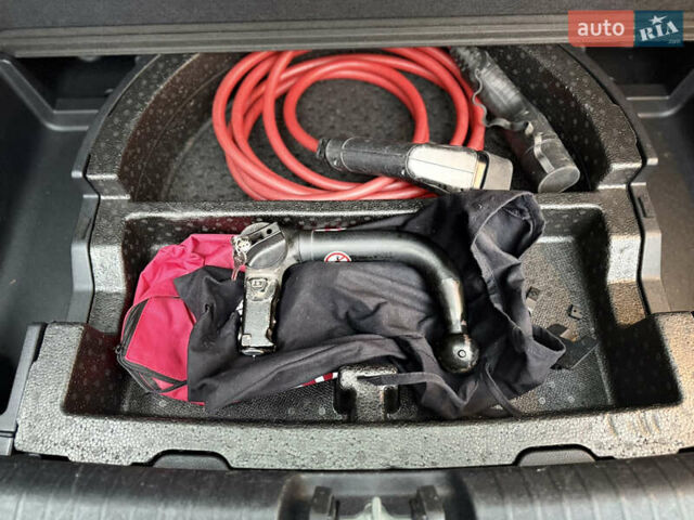 Червоний Кіа Niro, об'ємом двигуна 0 л та пробігом 151 тис. км за 18500 $, фото 64 на Automoto.ua