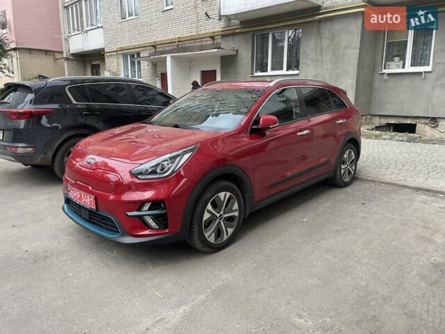 Красный Киа Niro, объемом двигателя 0 л и пробегом 124 тыс. км за 18200 $, фото 18 на Automoto.ua