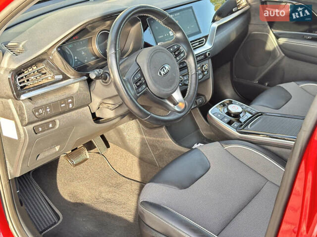 Красный Киа Niro, объемом двигателя 0 л и пробегом 161 тыс. км за 17950 $, фото 41 на Automoto.ua