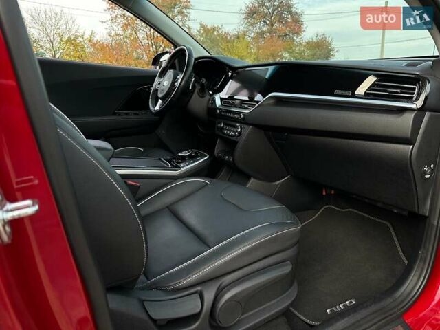 Червоний Кіа Niro, об'ємом двигуна 0 л та пробігом 61 тис. км за 23500 $, фото 92 на Automoto.ua