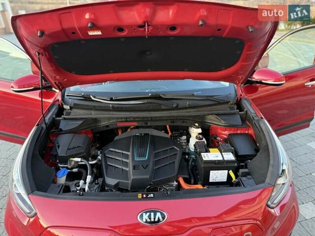 Красный Киа Niro, объемом двигателя 0 л и пробегом 67 тыс. км за 19850 $, фото 101 на Automoto.ua
