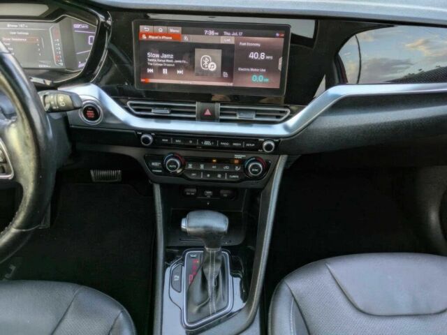 Червоний Кіа Niro, об'ємом двигуна 1.6 л та пробігом 42 тис. км за 13600 $, фото 7 на Automoto.ua
