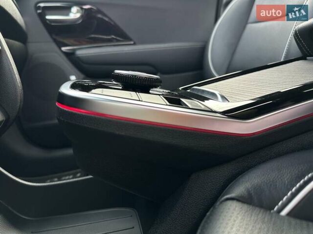 Червоний Кіа Niro, об'ємом двигуна 0 л та пробігом 61 тис. км за 23500 $, фото 11 на Automoto.ua