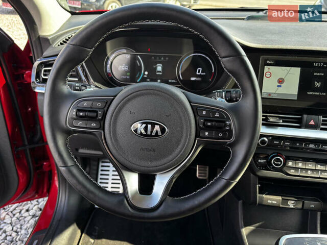 Красный Киа Niro, объемом двигателя 0 л и пробегом 44 тыс. км за 22600 $, фото 20 на Automoto.ua