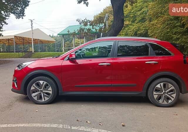 Киа Niro 2020 в Львове на Automoto.ua Красный Киа Niro, объемом двигателя 0 л и пробегом 105 тыс. км за 19999 $, фото 7 на Automoto.ua