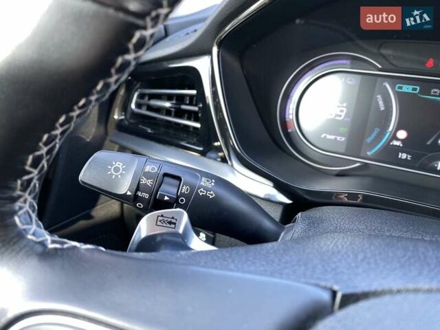 Червоний Кіа Niro, об'ємом двигуна 0 л та пробігом 128 тис. км за 19900 $, фото 28 на Automoto.ua