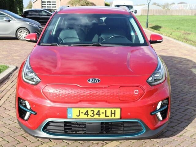 Красный Киа Niro, объемом двигателя 0 л и пробегом 84 тыс. км за 18368 $, фото 7 на Automoto.ua