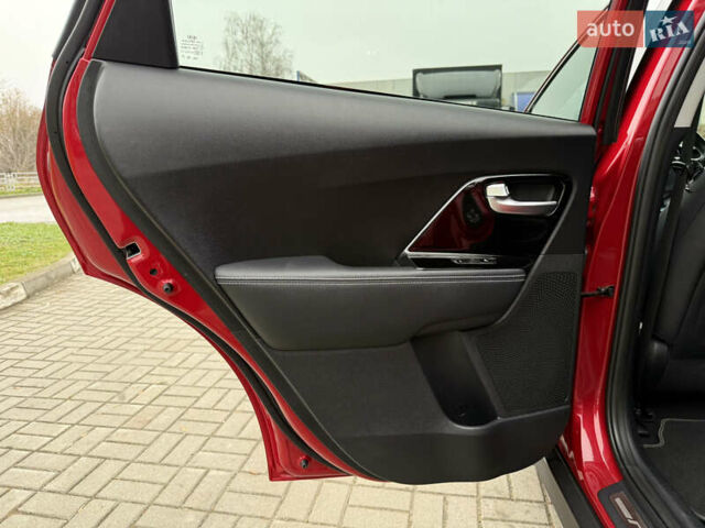 Червоний Кіа Niro, об'ємом двигуна 0 л та пробігом 128 тис. км за 19900 $, фото 47 на Automoto.ua