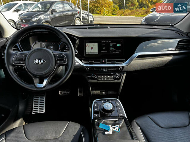 Красный Киа Niro, объемом двигателя 0 л и пробегом 44 тыс. км за 22600 $, фото 29 на Automoto.ua