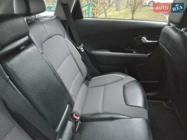 Красный Киа Niro, объемом двигателя 0 л и пробегом 87 тыс. км за 20492 $, фото 57 на Automoto.ua