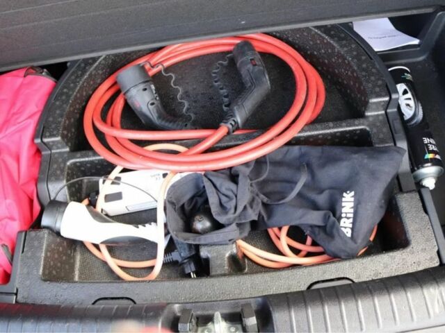 Красный Киа Niro, объемом двигателя 0 л и пробегом 84 тыс. км за 18368 $, фото 17 на Automoto.ua