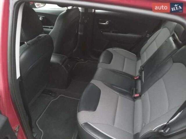 Красный Киа Niro, объемом двигателя 0 л и пробегом 87 тыс. км за 20492 $, фото 61 на Automoto.ua