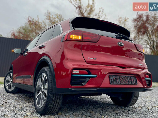 Киа Niro 2020 в Дрогобыче на Automoto.ua Красный Киа Niro, объемом двигателя 0 л и пробегом 159 тыс. км за 19399 $, фото 24 на Automoto.ua