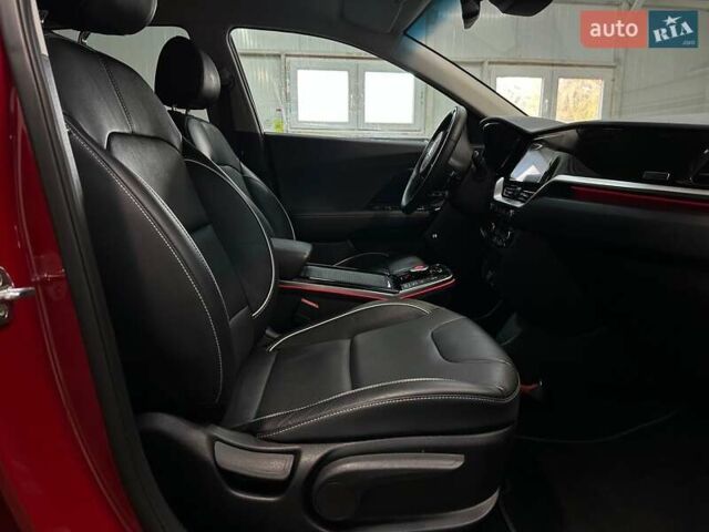 Красный Киа Niro, объемом двигателя 0 л и пробегом 47 тыс. км за 24900 $, фото 97 на Automoto.ua
