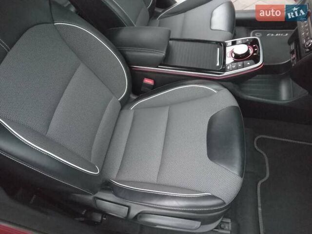 Красный Киа Niro, объемом двигателя 0 л и пробегом 87 тыс. км за 20492 $, фото 52 на Automoto.ua