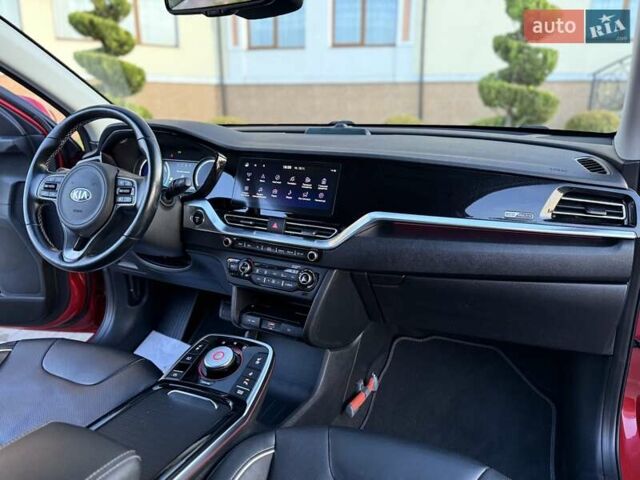 Красный Киа Niro, объемом двигателя 0 л и пробегом 67 тыс. км за 19850 $, фото 96 на Automoto.ua