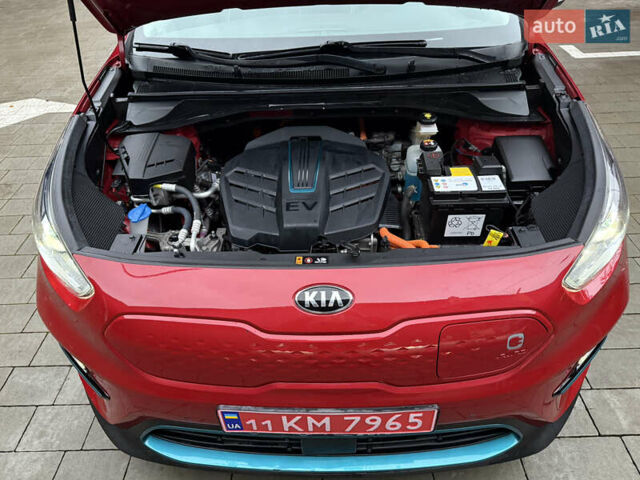 Червоний Кіа Niro, об'ємом двигуна 0 л та пробігом 151 тис. км за 18500 $, фото 66 на Automoto.ua