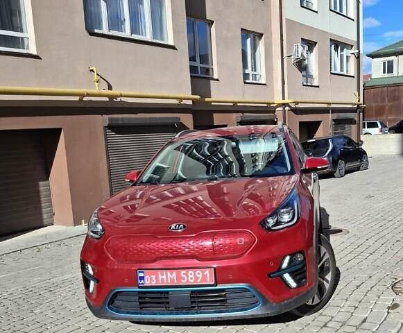 Червоний Кіа Niro, об'ємом двигуна 0 л та пробігом 110 тис. км за 19800 $, фото 13 на Automoto.ua
