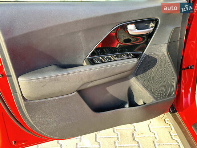 Красный Киа Niro, объемом двигателя 0 л и пробегом 163 тыс. км за 17850 $, фото 32 на Automoto.ua