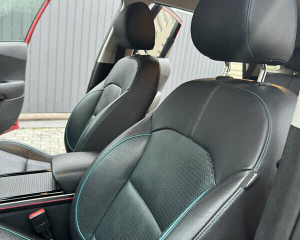 Красный Киа Niro, объемом двигателя 0 л и пробегом 144 тыс. км за 18800 $, фото 43 на Automoto.ua