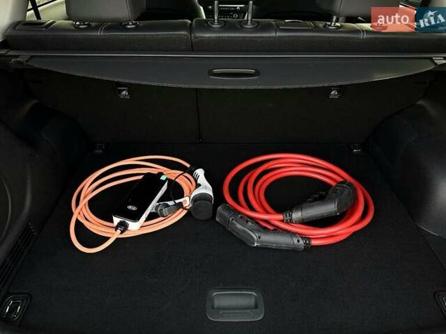 Червоний Кіа Niro, об'ємом двигуна 0 л та пробігом 61 тис. км за 23500 $, фото 87 на Automoto.ua