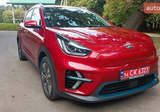 Киа Niro 2020 в Львове на Automoto.ua Красный Киа Niro, объемом двигателя 0 л и пробегом 105 тыс. км за 19999 $, фото 41 на Automoto.ua