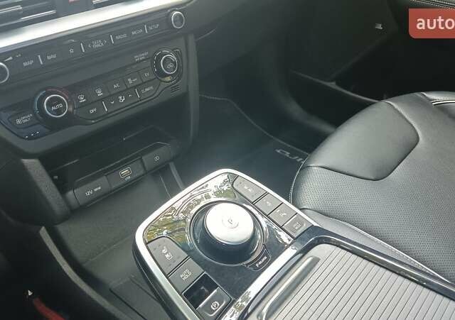 Киа Niro 2020 в Львове на Automoto.ua Красный Киа Niro, объемом двигателя 0 л и пробегом 105 тыс. км за 19999 $, фото 31 на Automoto.ua