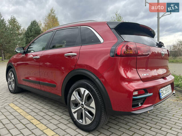 Красный Киа Niro, объемом двигателя 0 л и пробегом 70 тыс. км за 19800 $, фото 2 на Automoto.ua