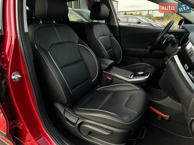 Червоний Кіа Niro, об'ємом двигуна 0 л та пробігом 61 тис. км за 23500 $, фото 94 на Automoto.ua