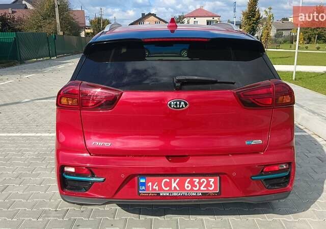 Красный Киа Niro, объемом двигателя 0 л и пробегом 105 тыс. км за 19999 $, фото 5 на Automoto.ua