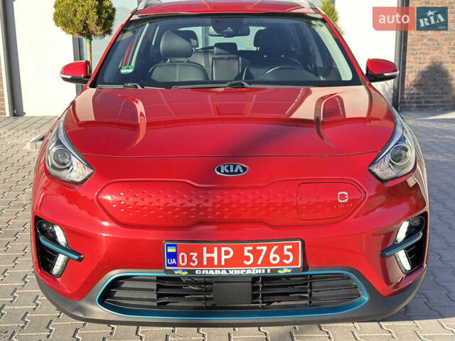Красный Киа Niro, объемом двигателя 0 л и пробегом 161 тыс. км за 17950 $, фото 2 на Automoto.ua