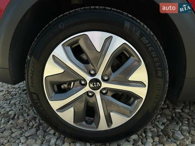 Червоний Кіа Niro, об'ємом двигуна 0 л та пробігом 48 тис. км за 23700 $, фото 23 на Automoto.ua