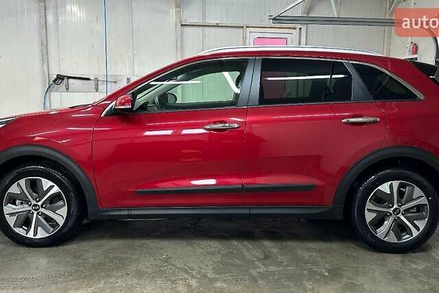 Красный Киа Niro, объемом двигателя 0 л и пробегом 47 тыс. км за 23900 $, фото 25 на Automoto.ua