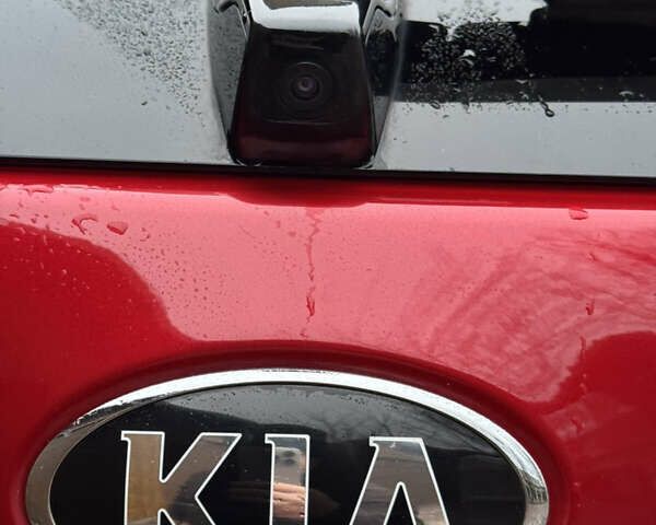 Красный Киа Niro, объемом двигателя 0 л и пробегом 144 тыс. км за 18800 $, фото 18 на Automoto.ua